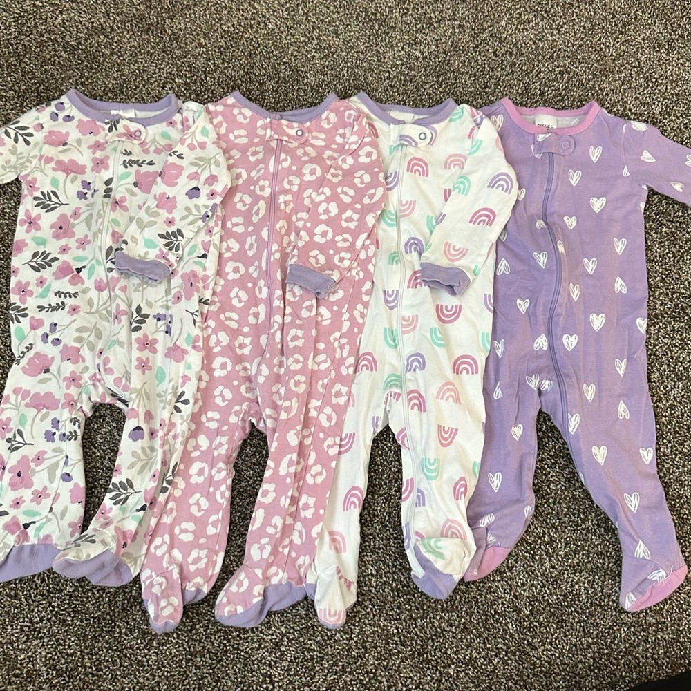 💟 BOGO! Gerber Onesies Set of 4 Sleepers Purple & White Baby Girl 3-6 Mo